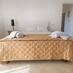 Iphimedeia Luxury Hotel & Suites