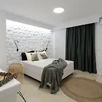 Iphimedeia Luxury Hotel & Suites 3*