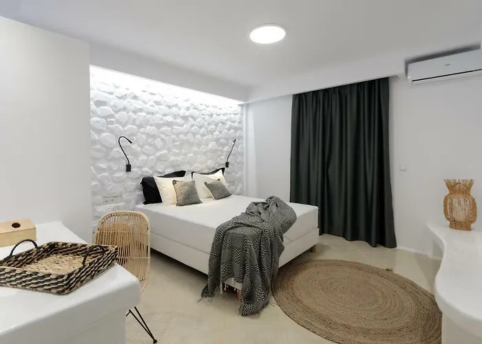 Iphimedeia Luxury & 3*