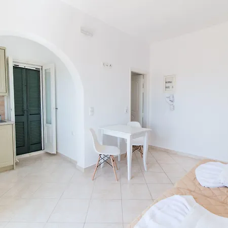 Iphimedeia Luxury Hotel & Suites Hotell 3*
