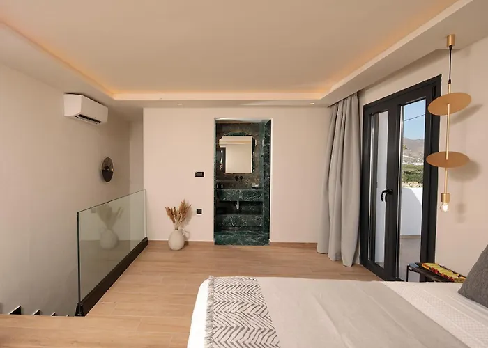 Iphimedeia Luxury & Hotel 3*